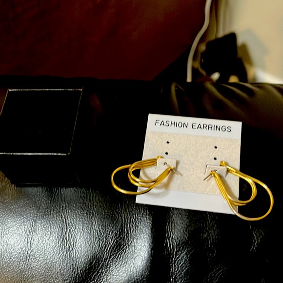 Vintage pair of gold filled dangling classy earrings - Picture 1 of 4